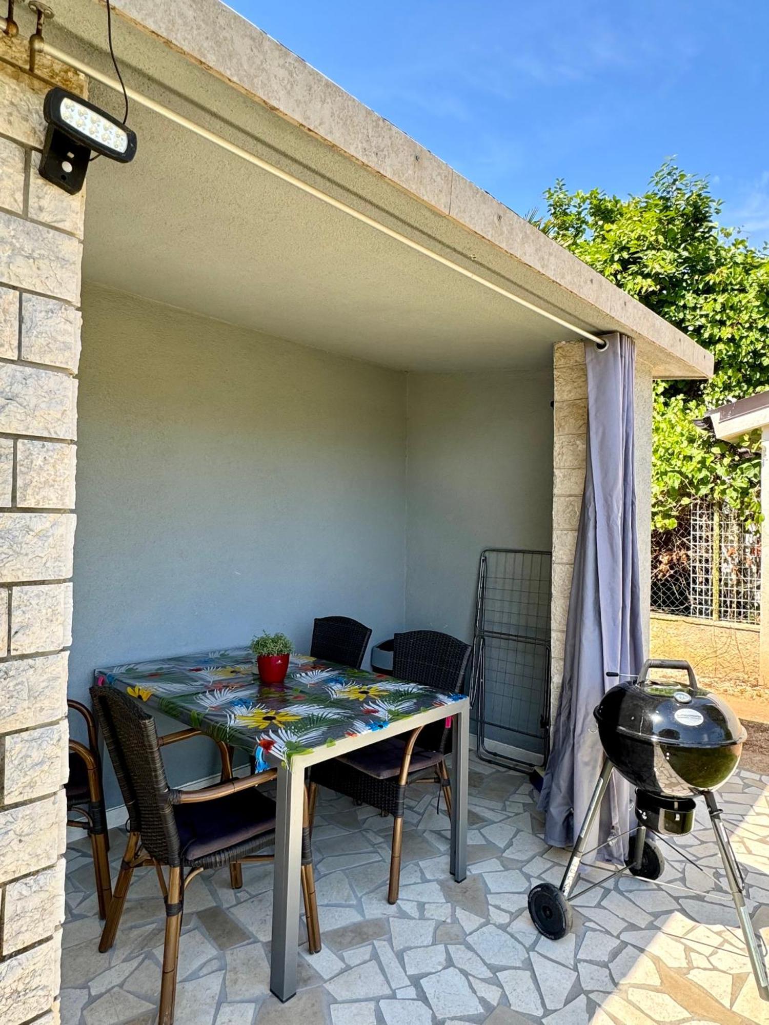 Haus Enna Apartment B EG Top Lage Terrasse Grill Meerblick Medulin Exterior foto